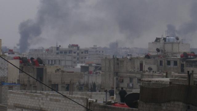Plusieurs quartiers de Damas étaient en proie aux flammes suite à plusieurs attaques. [REUTERS]