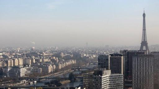 Vue de Paris un jour de forte pollution