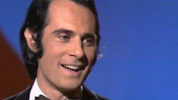 Guy Marchand chante à Thônex en 1972. [RTS]