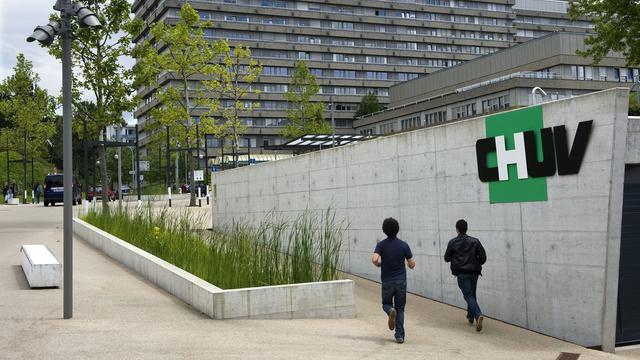 Le Centre hospitalier universitaire vaudois (CHUV) joue la transparence et ouvre une sorte de bureau des plaintes. [Laurent Gillieron]