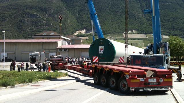 Le convoi entamait un virage à gauche lorsque l'incident est survenu. [RTS]