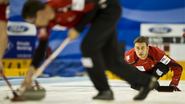 L'équipe de Suisse et son skip Jan Hauser ne décrocheront pas de médailles dans le championnat du monde de Bâle. [ENNIO LEANZA]