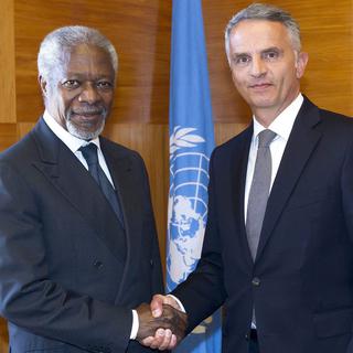 Didier Burkhalter et Kofi Annan se sont rencontrés ce mardi en début d'après-midi au Palais des Nations à Genève. [Salvatore di Nolfi]