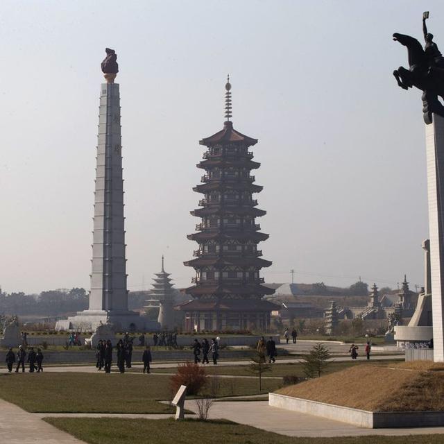 Dimanche 18 novembre: la Corée du Nord a ouvert à Pyongyang un parc avec la reproduction de tous les plus grands monuments du pays. [Ng Han Guan]