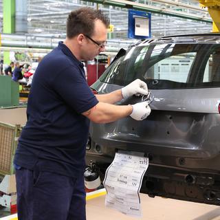 L'économie allemande s'essouffle aussi, malgré le secteur de l'automobile. [Daniel Roland]