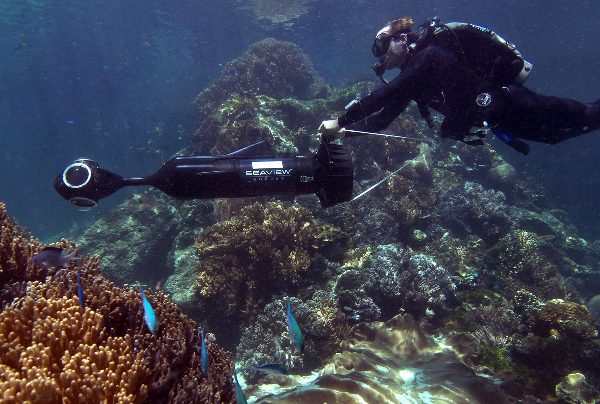 Une caméra sous-marine haute définition va prendre 50'000 clichés à 360°. [Catlin Seaview Survey]