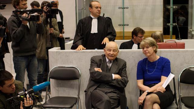 Jacques Servier, fondateur des laboratoires Servier de 90 ans, a pris place sur le banc des accusés lors du procès où il risque jusqu'à quatre ans de prison ferme. [MARTIN BUREAU]