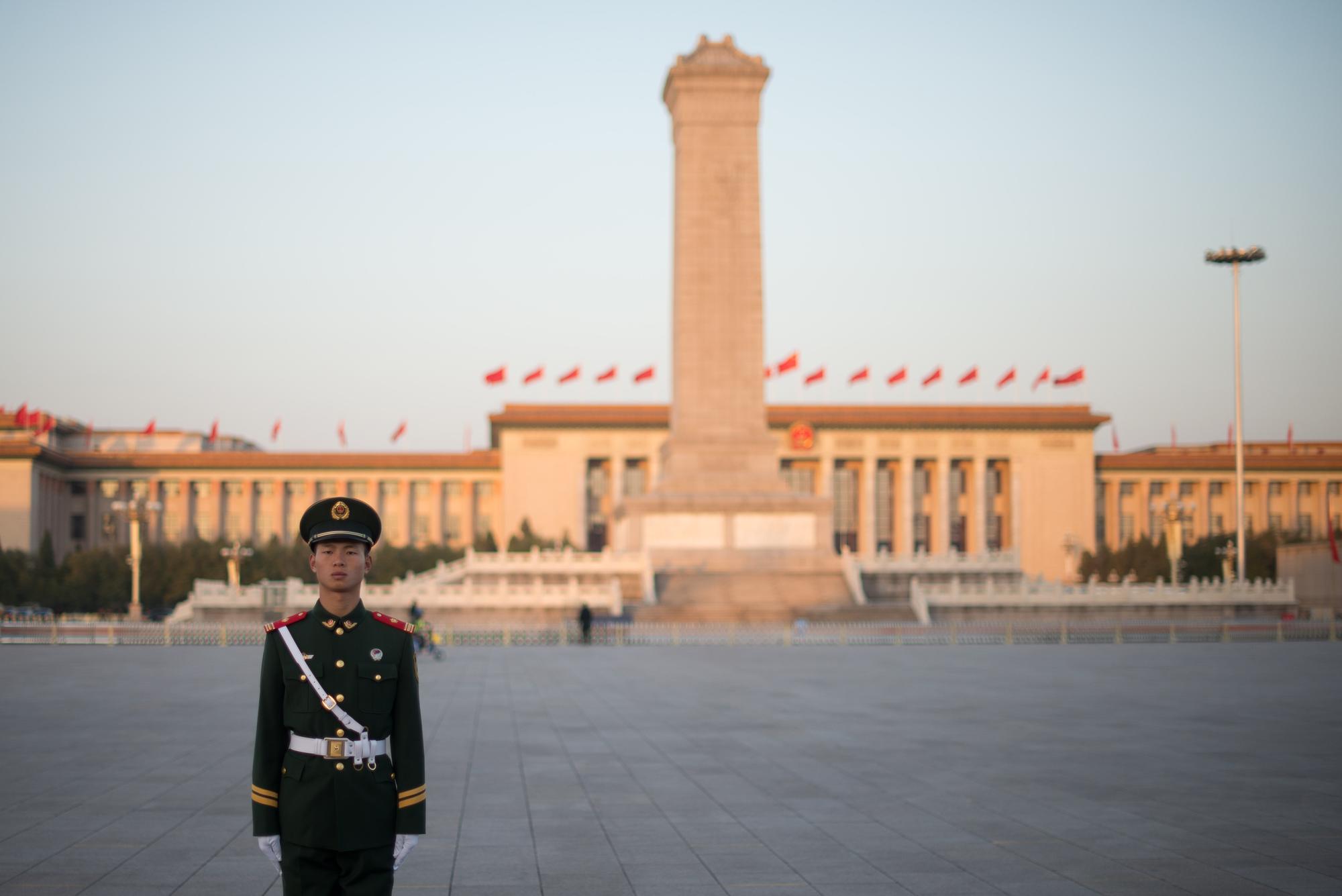 Le Congrès a lieu au Palais du Peuple sur la place Tiananmen, dont la sécurité a été renforcée pour l'occasion. [AFP - Ed Jones]