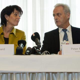 La ministre des transports Doris Leuthard et son homologue allemand Peter Ramsauer ont signé une déclaration d'intention ce matin à Davos. [JEAN-CHRISTOPHE BOTT]