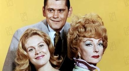 Samantha, Jean-Pierre et Endora, trois des protagonistes de la série "Ma sorcière bien-aimée". [© Collection AlloCiné / www.collectionchristophel.fr]