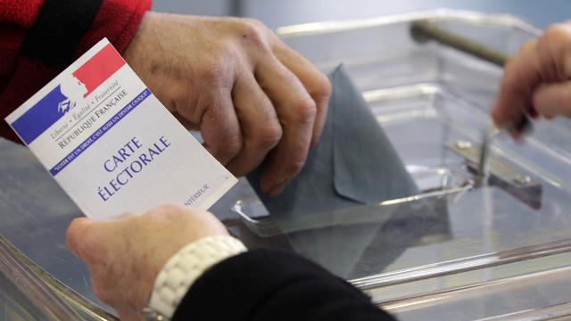Les bureaux de vote ont ouvert dimanche à 8h dans toute la France et fermeront à 18h ou 20h. [REUTERS - Vincent Kessler]