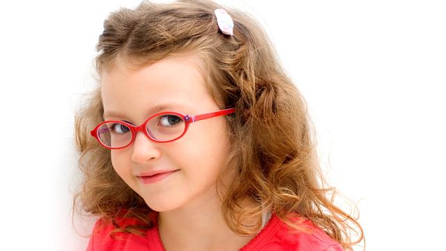 Les lunettes des enfants seront à nouveau remboursées par l'assurance de base. [Alexandra]