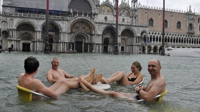 Il n'était pas facile de visiter Venise ce dimanche. [Luigi Constantin]