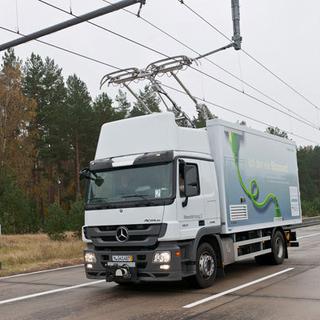 Le concept d'autoroutes électriques, ou "eHighways", projeté par Siemens. [Siemens Corp.]