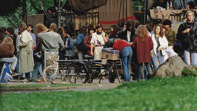 Platzspitz, la scène ouverte de la drogue en juin 1990.