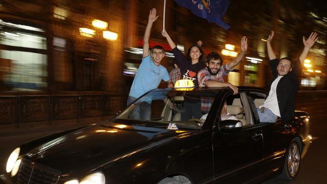 Les supporters de l'opposition ont fêté toute la nuit dans les rues de Tbilissi. [Efrem Lukatsky]