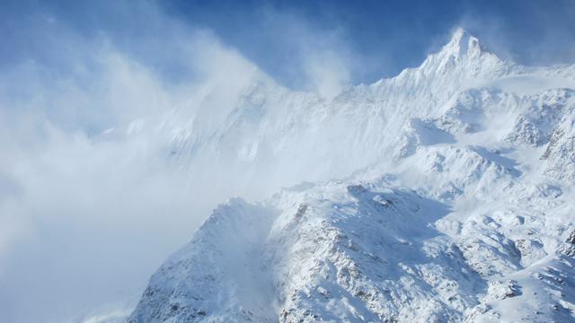 Les risques d'avalanches en montagne sont plus élevés après les récentes abondantes chutes de neige. [Serge Luyens]