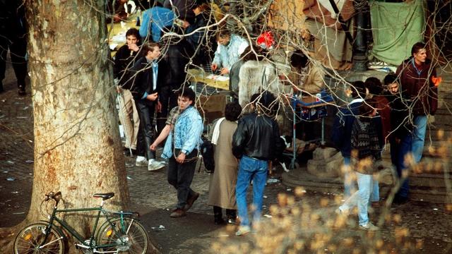 Platzspitz, la scène ouverte de la drogue en juin 1990 à Zurich.