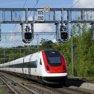 Un train circulant entre Lausanne et Genève-Aéroport (image prétexte). [Keystone - Jean-Christophe Bott]