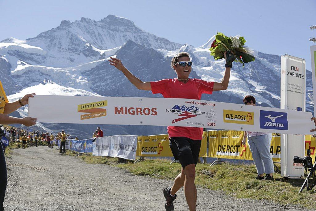 Le soleil et la neige sur les sommets étaient au rendez-vous pour saluer la victoire de Stevie Kremer. [BENJAMIN ZURBRIGGEN]