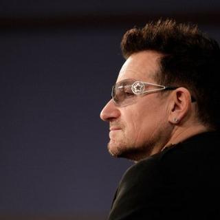 Le chanteur Bono, le 1er décembre 2011 à Washington