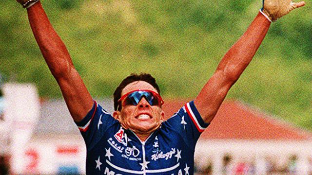 A moins de 22 ans, Lance Armstrong gagne sa première étape du Tour de France et remporte le Championnat du monde sur route. [Pascal Pavani]