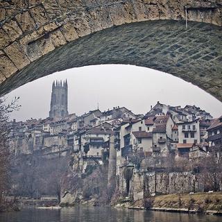 Fribourg, vue depuis le Pont St-Jean dans le quartier de "la basse". [CC BY-NC 2.0 - vanil.noir]