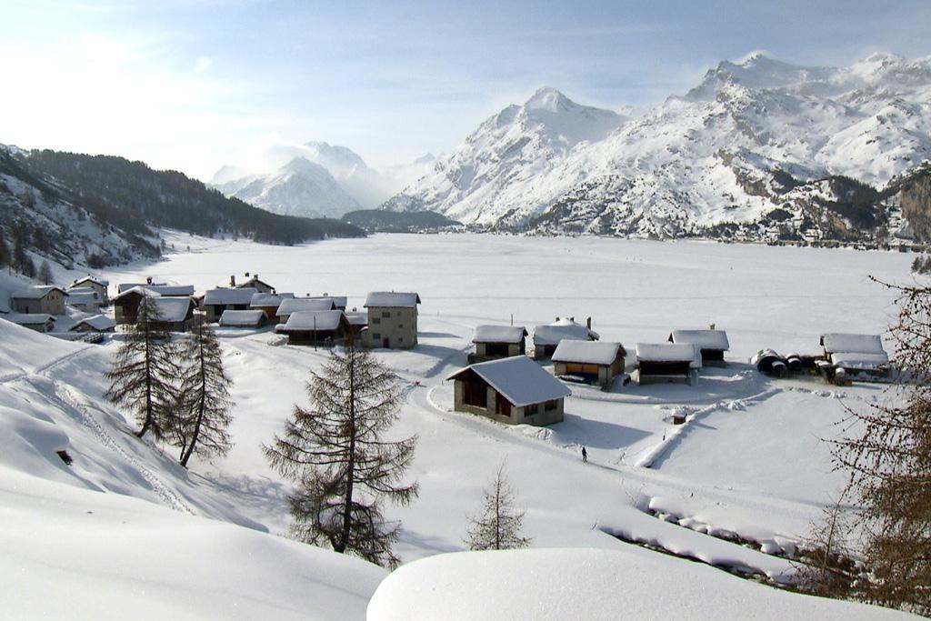 Le village d'Isola en Engadine n'est atteignable qu'à pieds ou à ski.