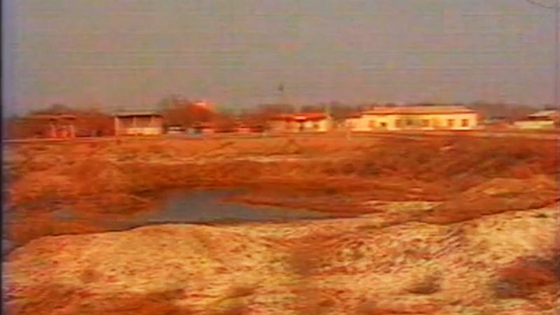 Un village au bord de la mer4 d'Aral asséchée - 1990. [INA]
