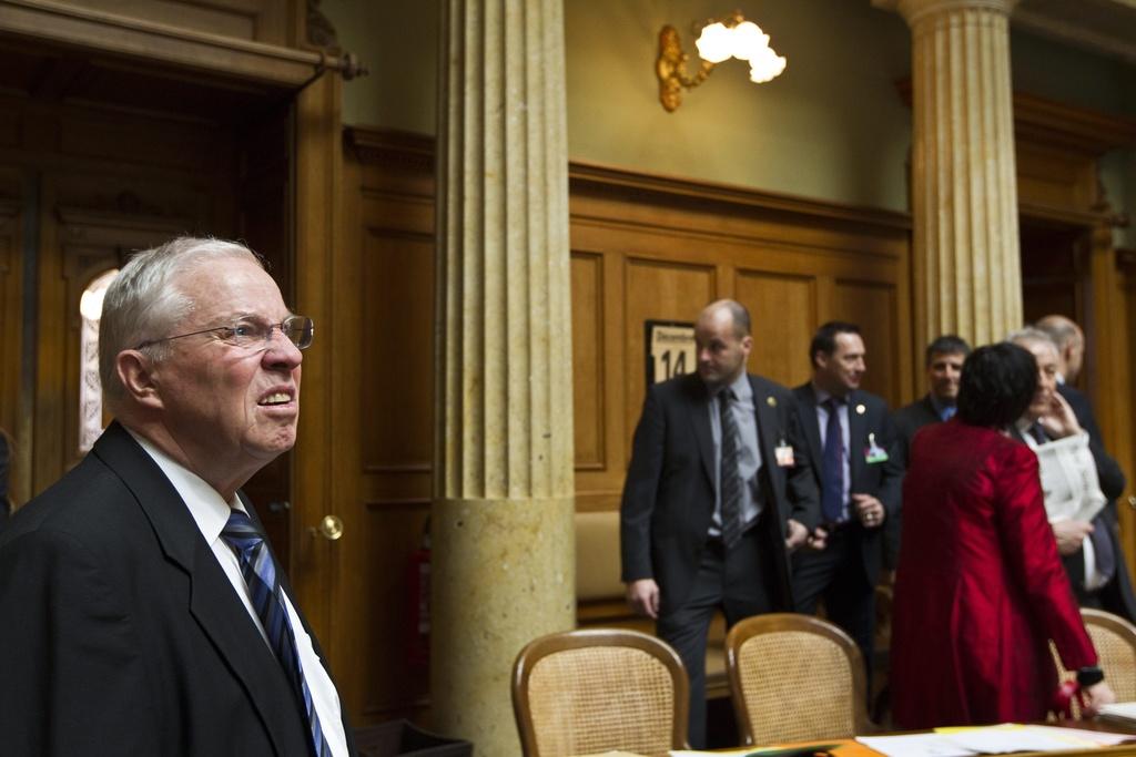 Christoph Blocher aurait transmis des documents confidentiels à Micheline Calmy-Rey pour accuser Philipp Hildebrand de transactions illicites. [Peter Klaunzer]