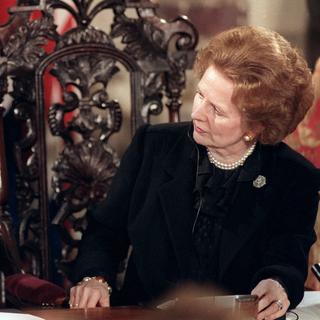 La Premier ministre britannique Margaret Thatcher en compagnie du président français François Mitterrand en 1986.