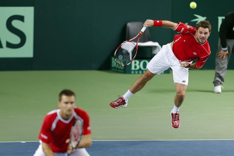 Moins à l'aise que Chiudinelli sur son service, Wawrinka a du batailler ferme durant le cinquième set. [Valentin Flauraud]