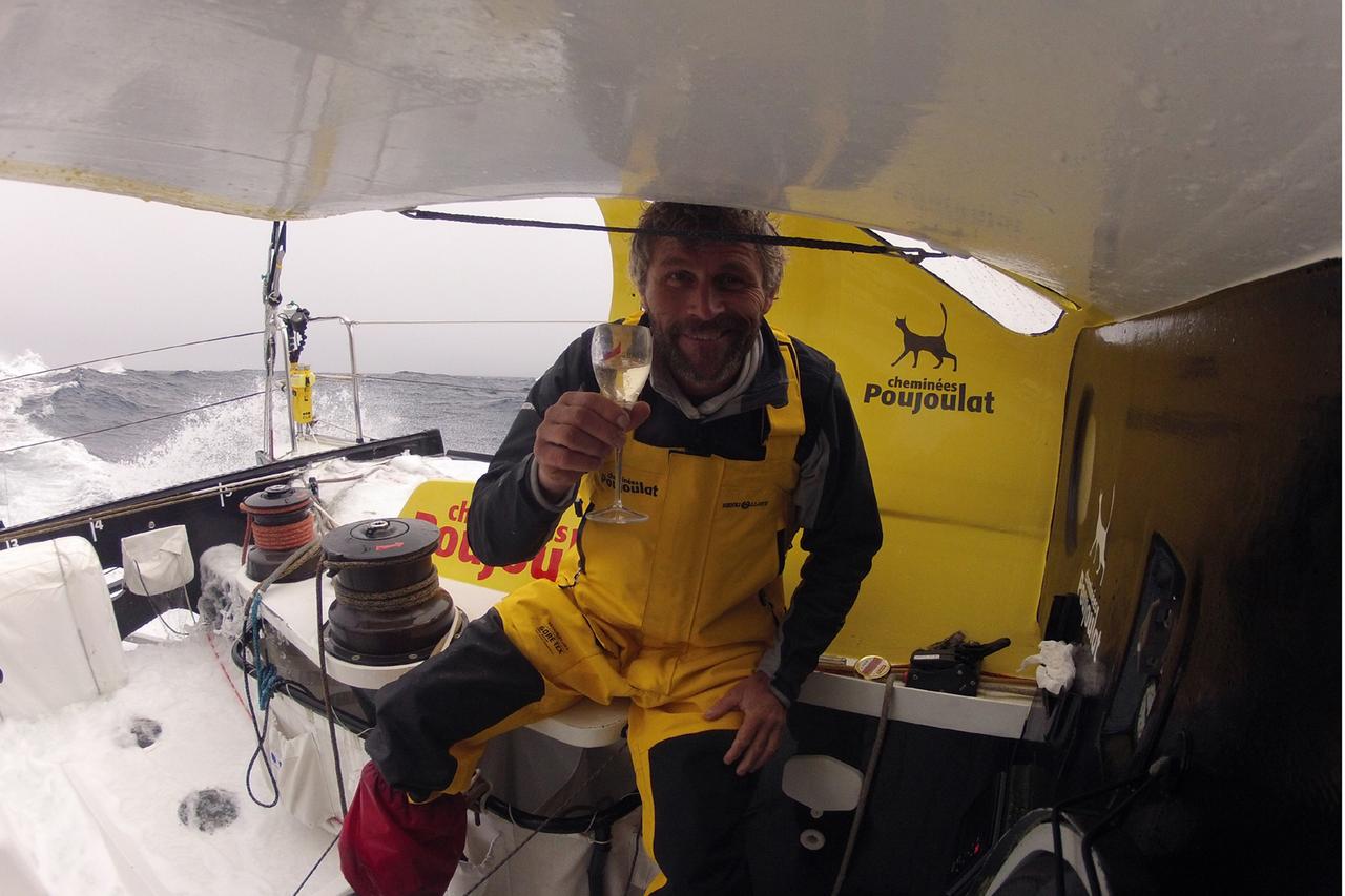 Stamm est entré dans la nouvelle année avec le sourire mais la décision du jury est venue rapidement gâcher les réjouissances. [BERNARD STAMM/DPPI/VENDEE GLOBE - RTS]