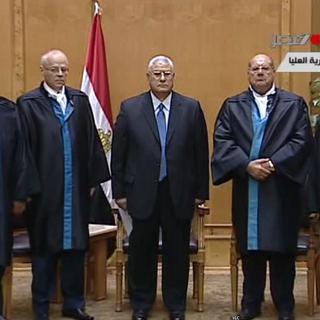 Le nouveau président par intérim a prêté serment ce jeudi matin. [Egyptian State TV/AP/Keystone]