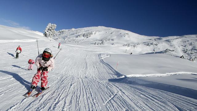 Une fois la phase de réalisation technique terminée, le nouvel abonnement devrait être mis en vente en novembre pour la saison de ski 2013-2014. [Olivier Maire]