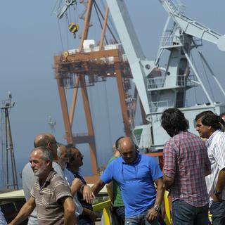 Les travailleurs des chantiers navals de Vigo accusent le coup ce mercredi 17.07.2013. [Miguel Riopa]