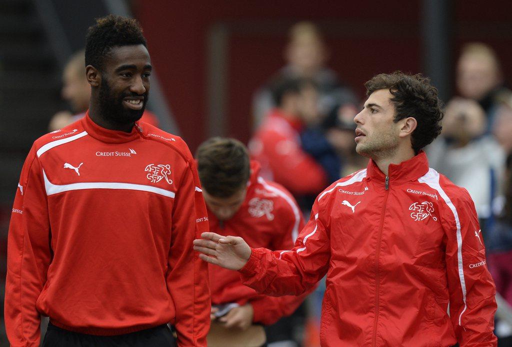 Sur le banc contre l'Albanie, Djourou jouera mardi à Berne. [Steffen Schmidt]