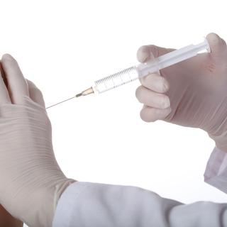 Les essais cliniques permettent aux chercheurs de tester de nouveaux vaccins sur des cobayes humains volontaires. [Kasia Bialasiewicz]