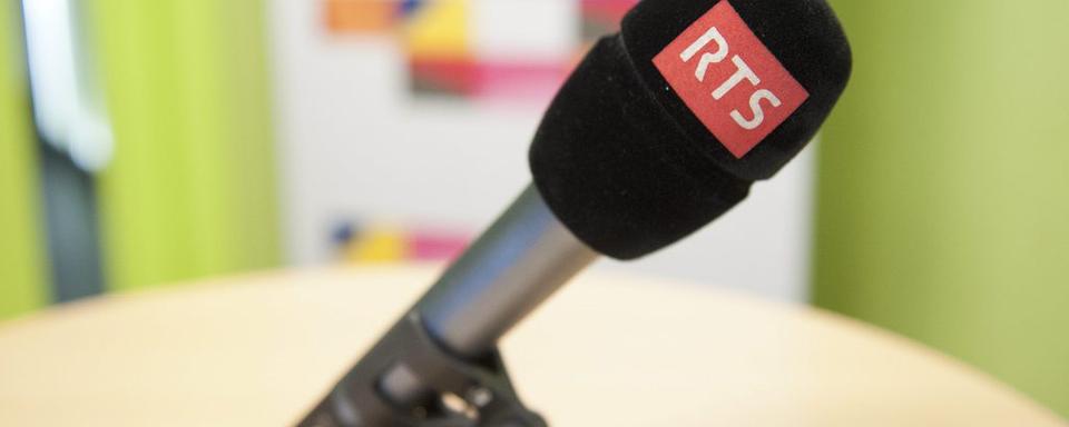 Près de 8 personnes sur 10 sont satisfaites de l’offre en information des radios publiques, selon un sondage de l'OFCOM. [Sandro Campardo]