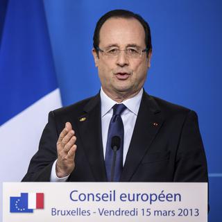 Le président français François Hollande presse l'Union européenne de prendre une décision sur l'embargo sur les armes. [Geert Vanden Wijngaert]