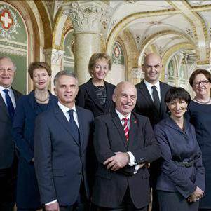 La photo 2013 du Conseil fédéral. [DDPS/Keystone]