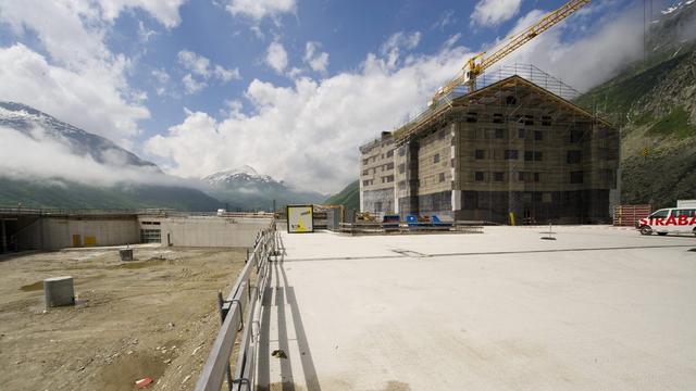 Orascom Development, la société du milliardaire égyptien Samih Sawiris, mène le projet d'Andermatt, qui rêve de devenir "un nouveau Zermatt". [Sigi Tischler]