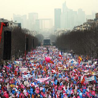 Contrairement à la dernière manifestation, les opposants au mariage gay n'ont pas été autorisés à défiler sur les Champs-Elysées. [PIERRE ANDRIEU]