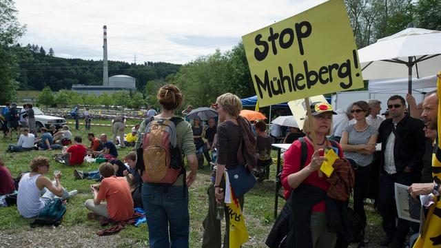 Une manifestation contre Mühleberg avait rassemblé 3000 personnes en juin 2011. [Lukas Lehmann]