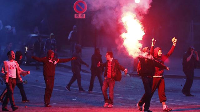 La fête célébrant le titre de champion de France du PSG a rapidement tourné court. [Gonzalo Fuentes]