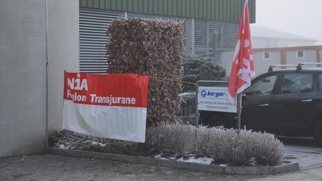Les employés de l'entreprise A. Berger & Co à Delémont se sont mis en grève mercredi. [Gaël Klein]