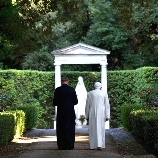 Benoît XVI devrait se retirer dans un premier temps dans la résidence d'été papale de Castel Gandolfo, près de Rome. [Osservatore Romano/AFP]