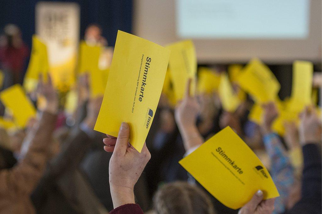 Samedi, les délégués du Parti bourgeois démocratique étaient réunis pour donner leurs mots d'ordre en vue des votations du 3 mars. [Georgios Kefalas]