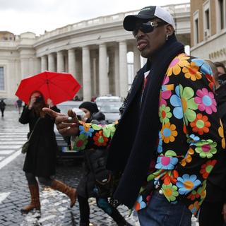 Visiteur inattendu à Rome, l'ancien basketteur Dennis Rodman, venu soutenir le cardinal ghanéen Peter Turkson. [Chris Helgren]