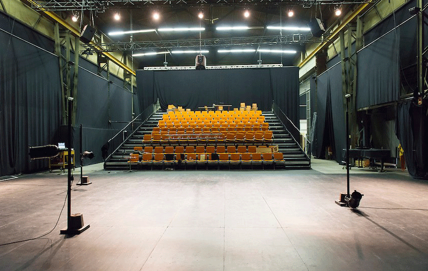 Le Théâtre des Halles à Sierre (VS). [facebook.com/pages/Th%C3%A9%C3%A2tre-Les-Halles-Sierre - Olivier Maire]